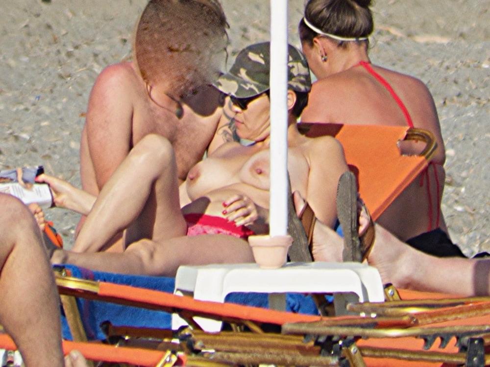 6P French milf big white tits first time topless on the beach
