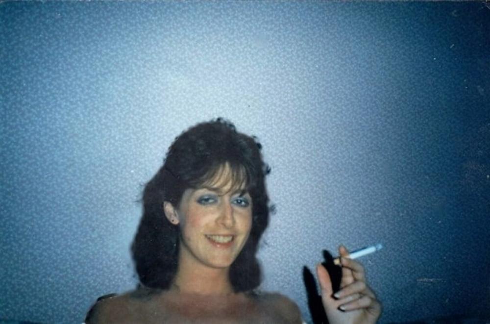 25P Vintage, Retro Smoking Women