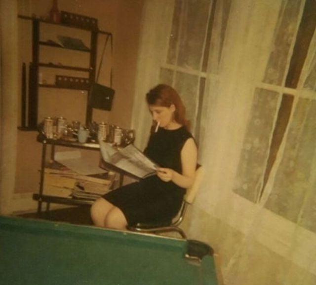 25P Vintage, Retro Smoking Women