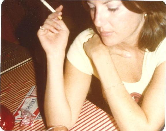 25P Vintage, Retro Smoking Women