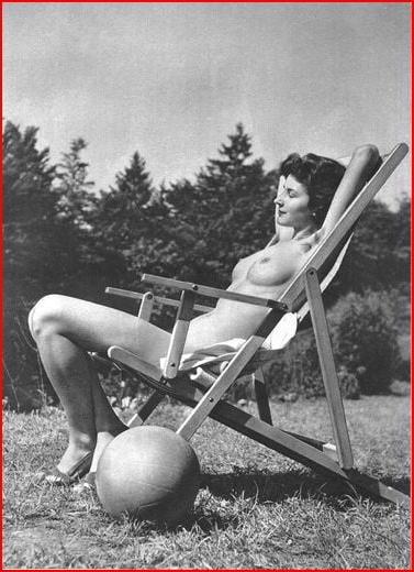 20P Naked people of vintage photos Vol. 21
