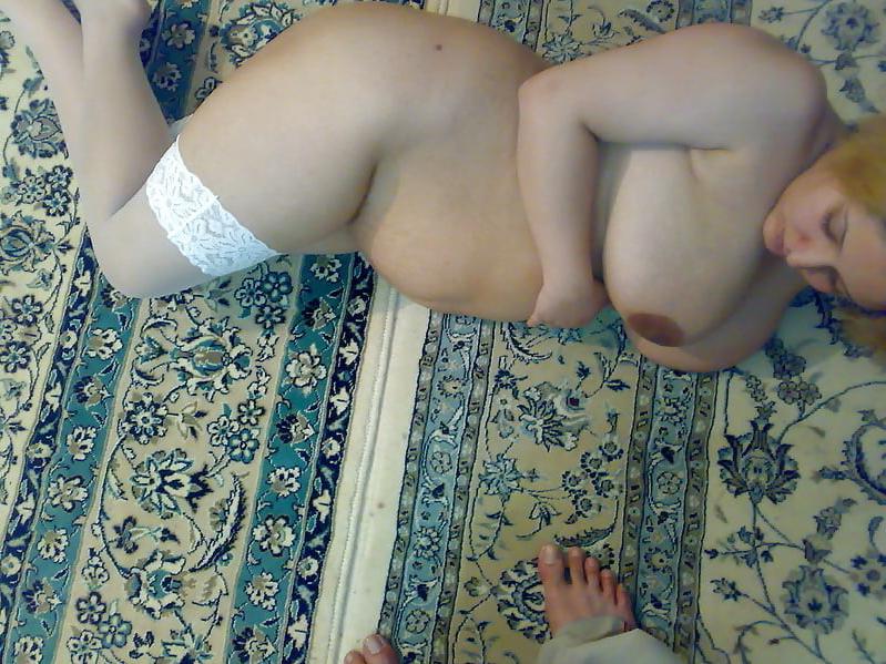 25P Iranian woman stocking white 1