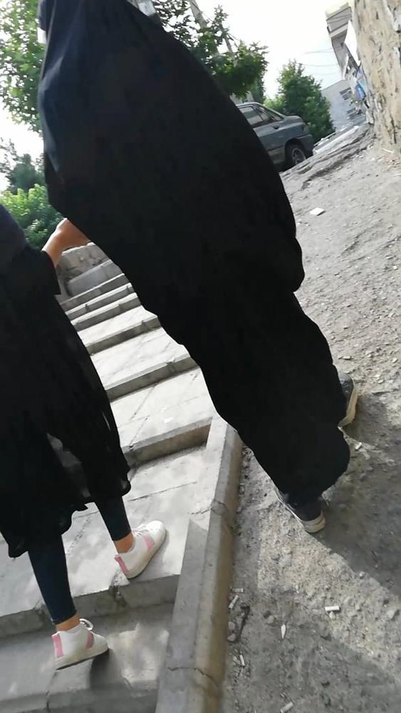 25P Iranian woman stocking white 1