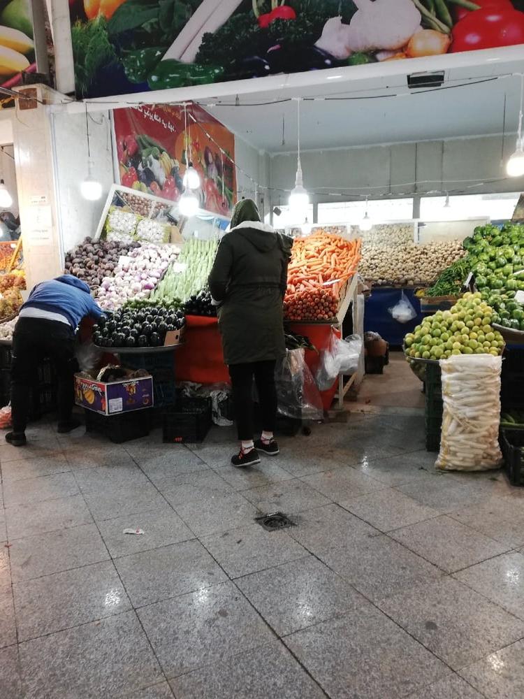 25P Iranian woman stocking white 1