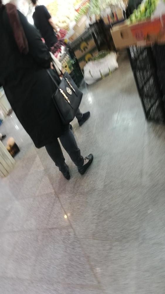 25P Iranian woman stocking white 1