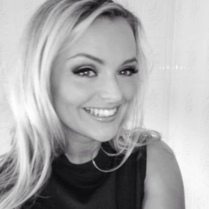 25P Irish Blonde Milf
