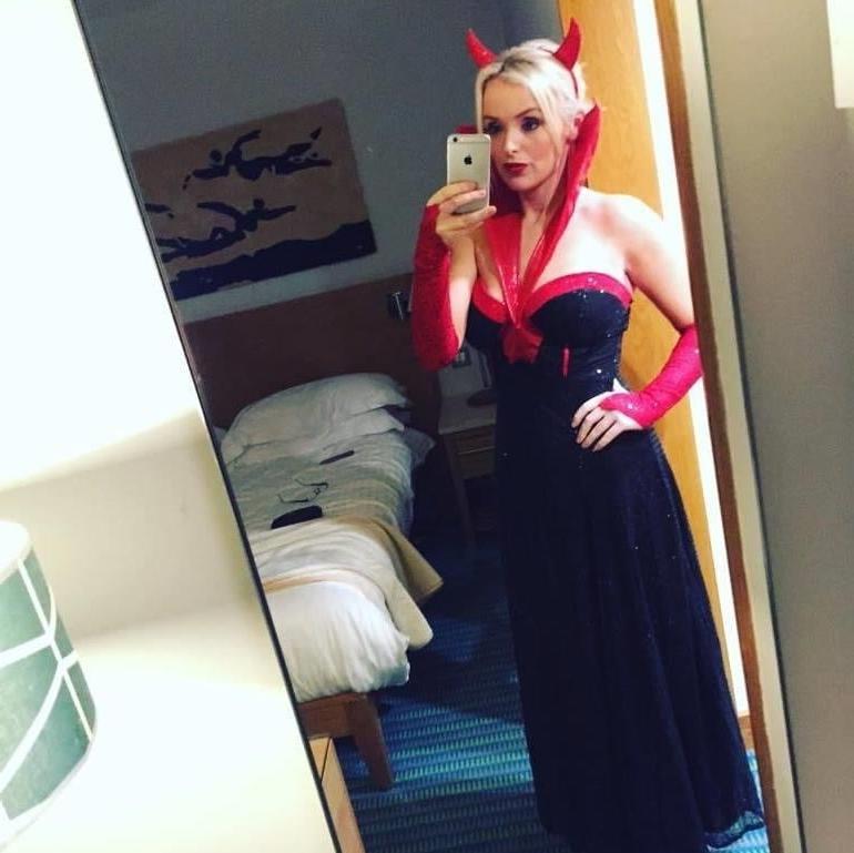 25P Irish Blonde Milf