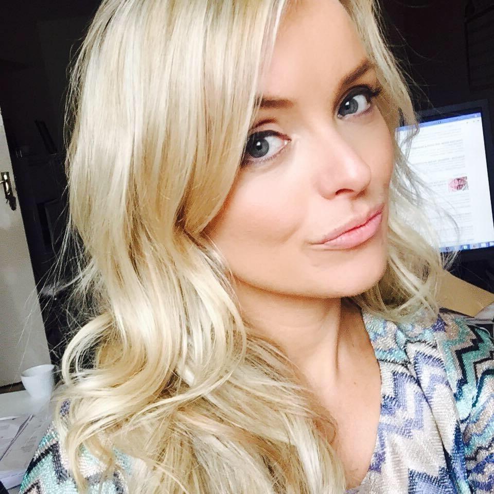 25P Irish Blonde Milf
