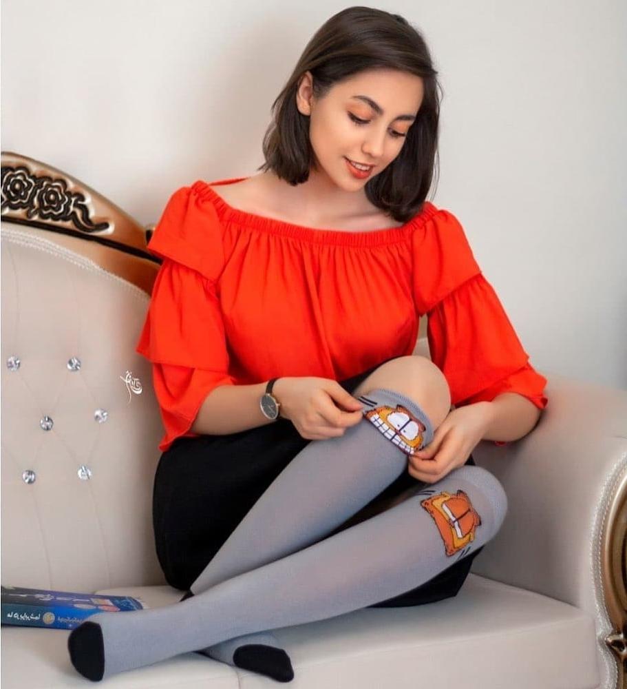 20P Iranian Stocking Women 1