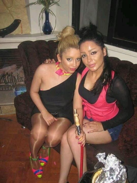 20P Iranian Stocking Women 1