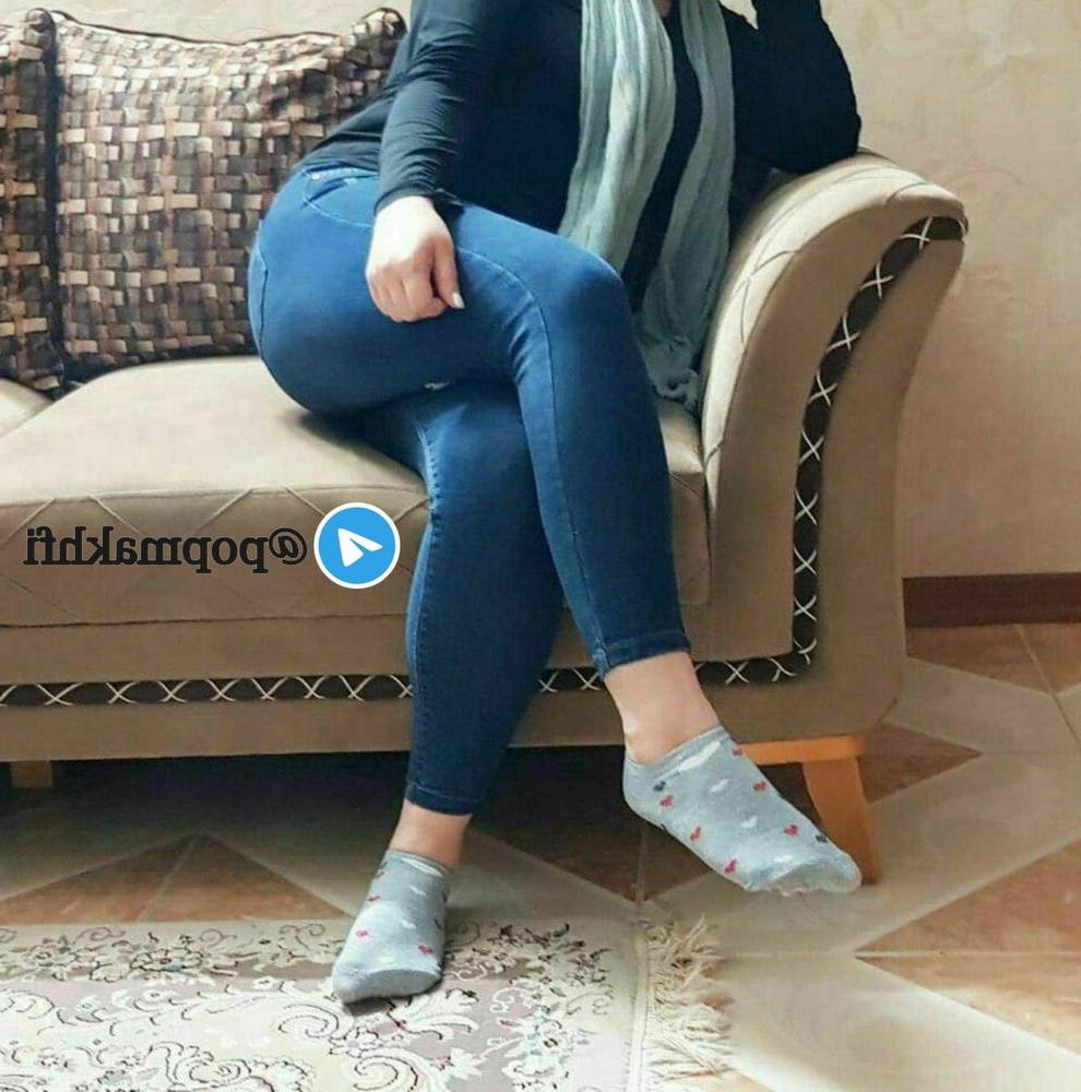 20P Iranian Stocking Women 1
