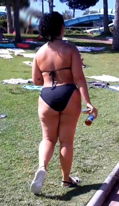 25P small asses at the pool