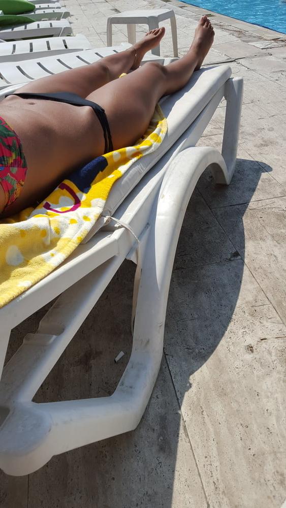 25P Yng Gf's sexy body in bikini pool