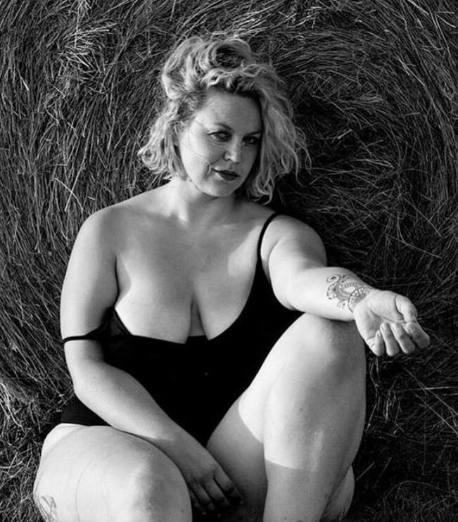 21P Beautiful Woman