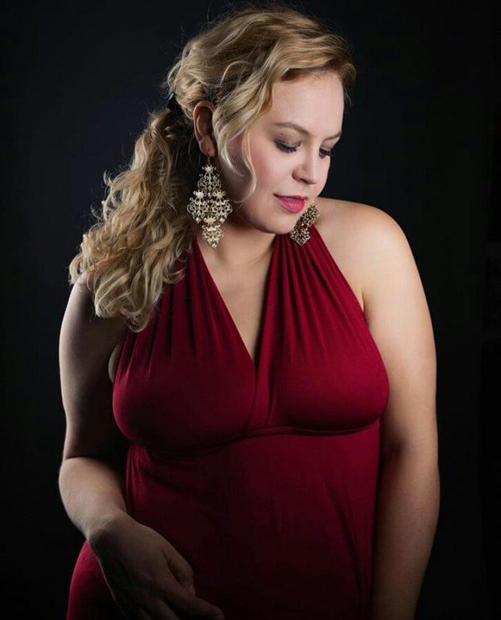 21P Beautiful Woman