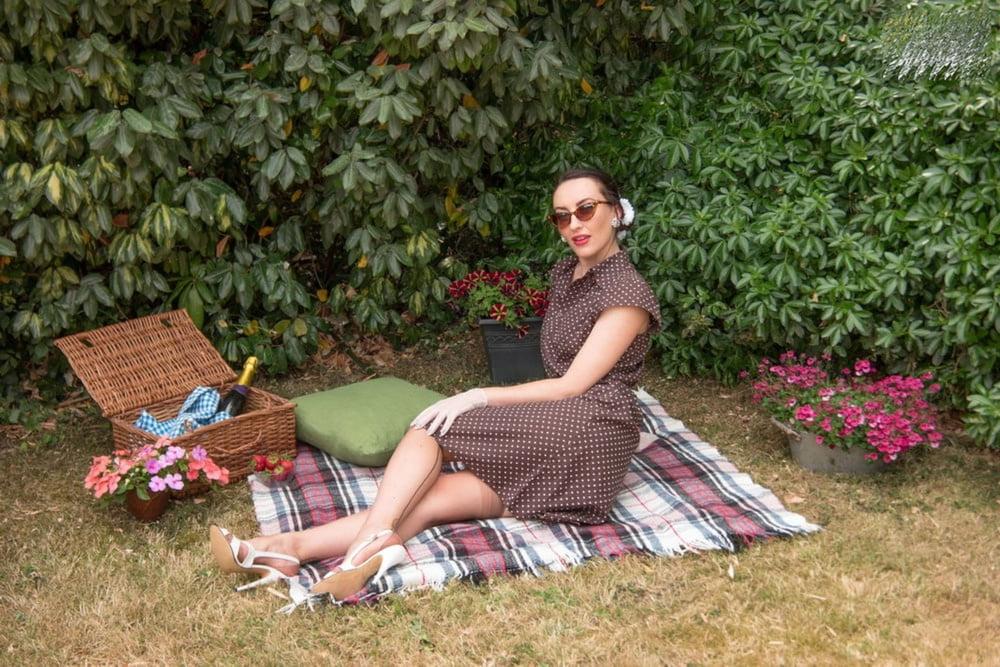 23P Vintage   milf Sophia Picnic Parade
