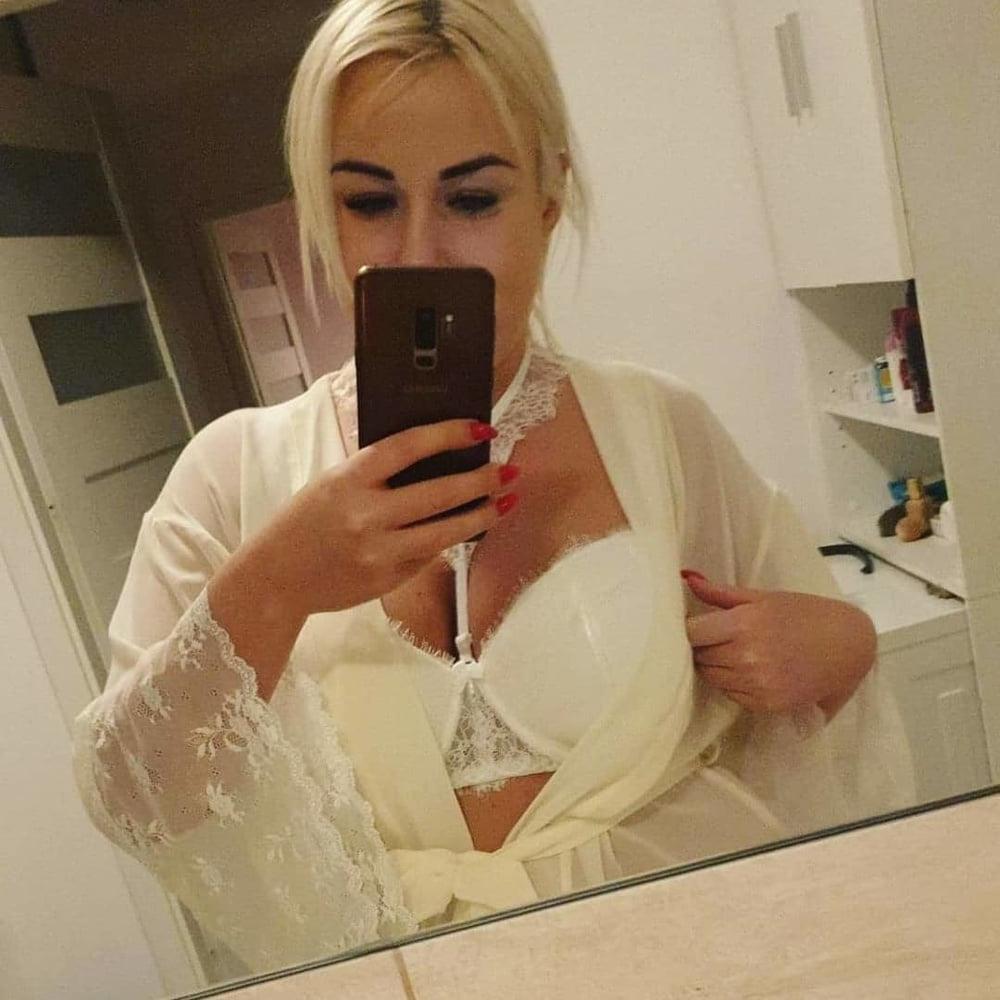 25P Polish busty insta slut