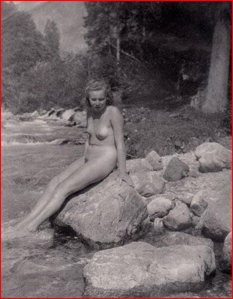 25P Naked people of vintage photos Vol. 20