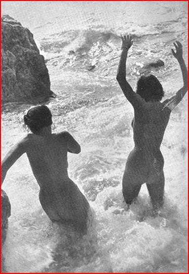 25P Naked people of vintage photos Vol. 20