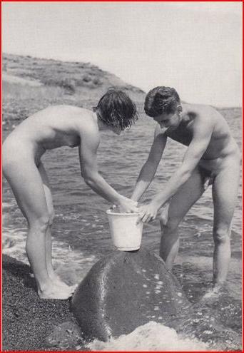 25P Naked people of vintage photos Vol. 20
