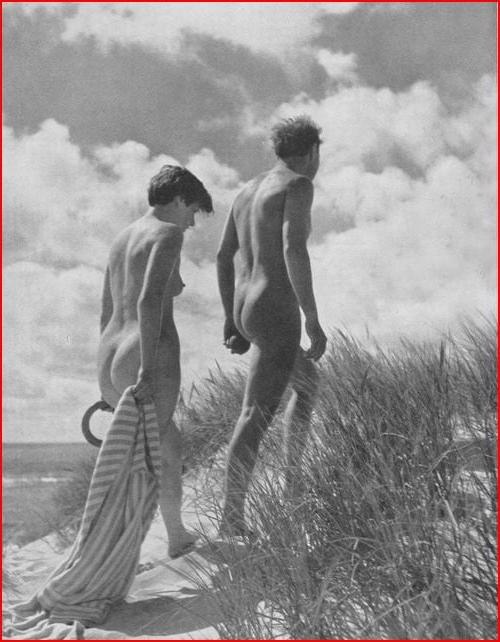 25P Naked people of vintage photos Vol. 20
