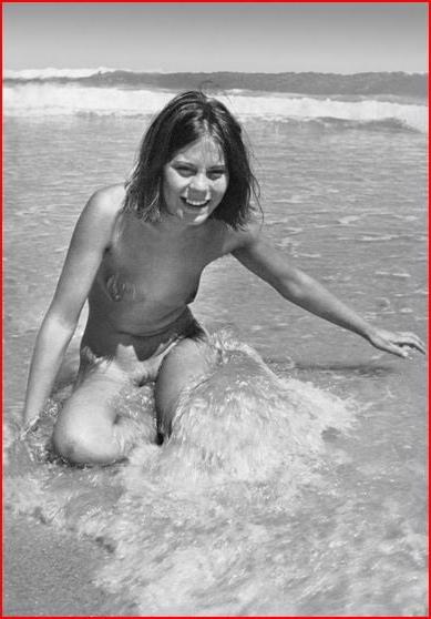 25P Naked people of vintage photos Vol. 20