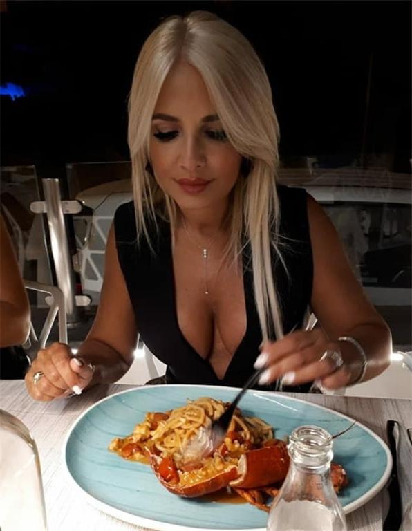 25P Italian blonde milf
