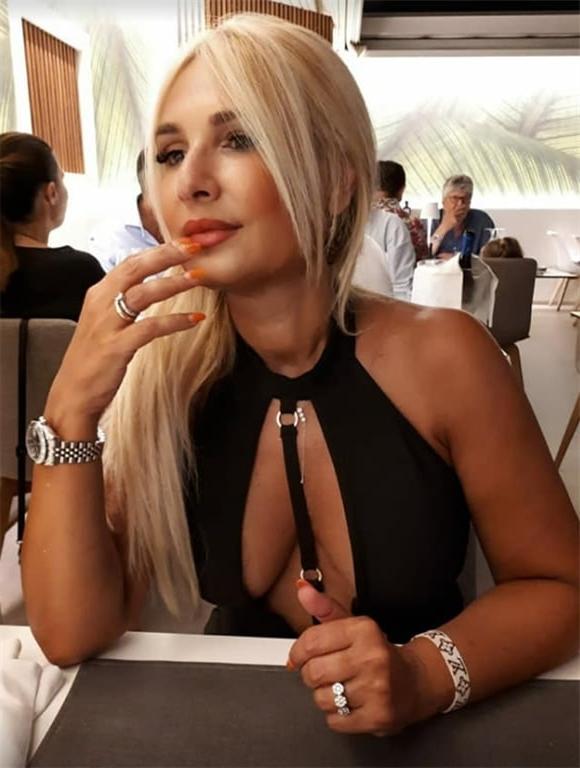 25P Italian blonde milf