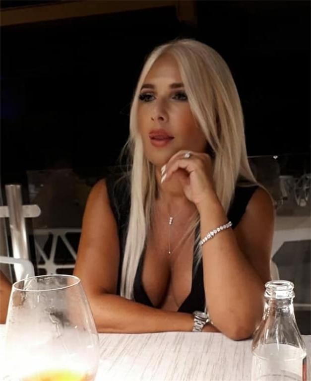 25P Italian blonde milf