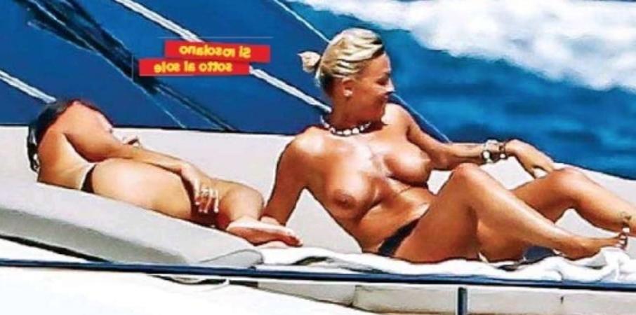25P Italian topless 2020