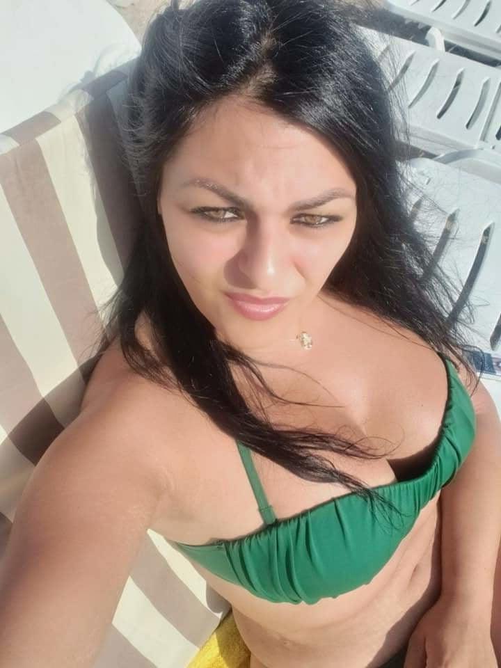 25P Italian sluts in bikini