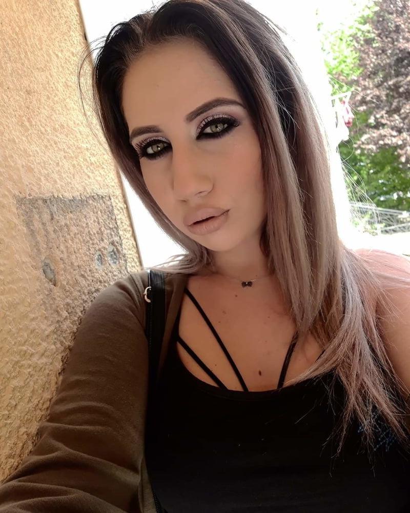 25P Italian sluts in bikini