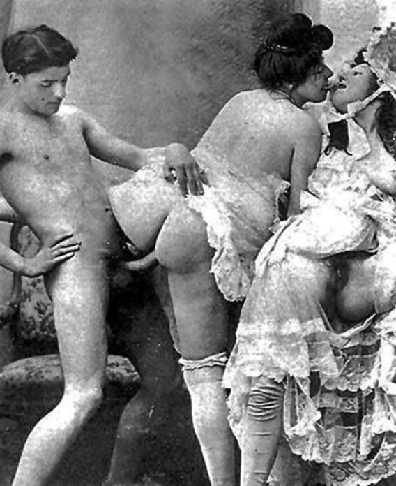 25P Vintage &amp; Retro Babes in BW