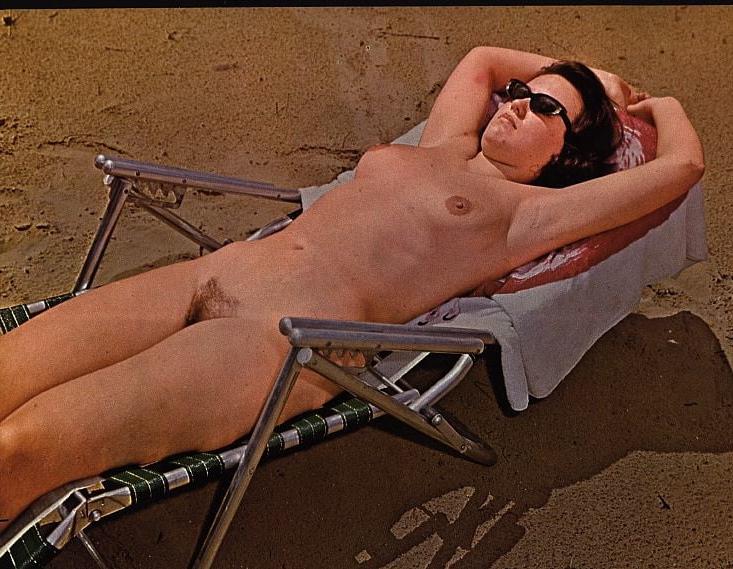 25P Naked people of vintage photos Vol. 18