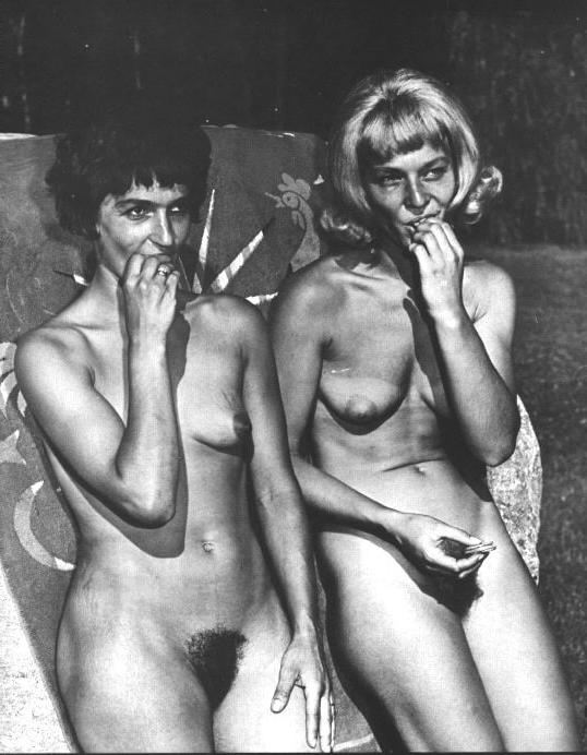 25P Naked people of vintage photos Vol. 18