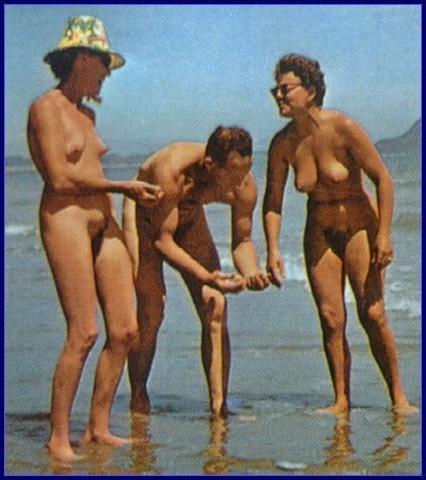 25P Naked people of vintage photos Vol. 18