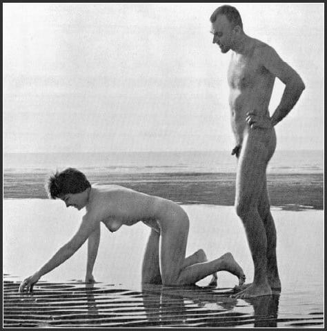 25P Naked people of vintage photos Vol. 18