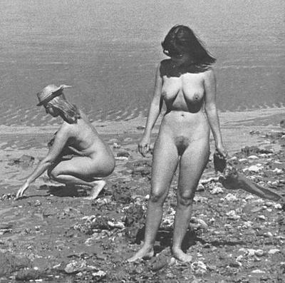 25P Naked people of vintage photos Vol. 17