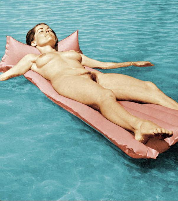 25P Naked people of vintage photos Vol. 17