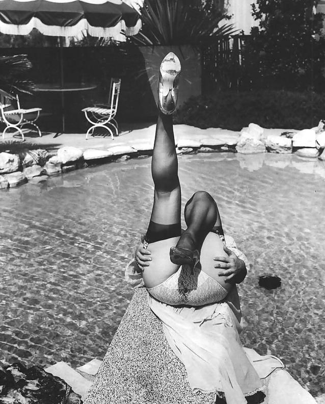 25P Vintage Ladies In Stockings 3