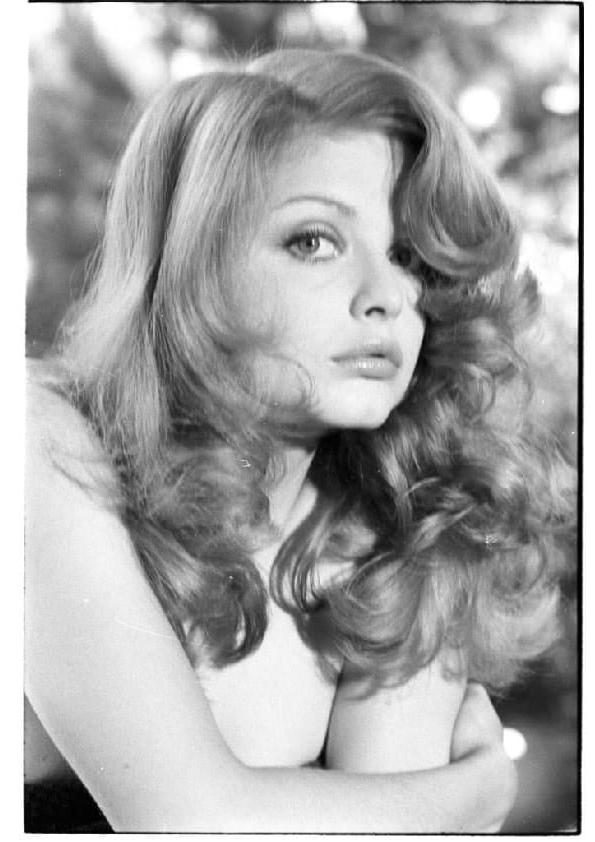 25P Ewa Aulin, vintage celebrity
