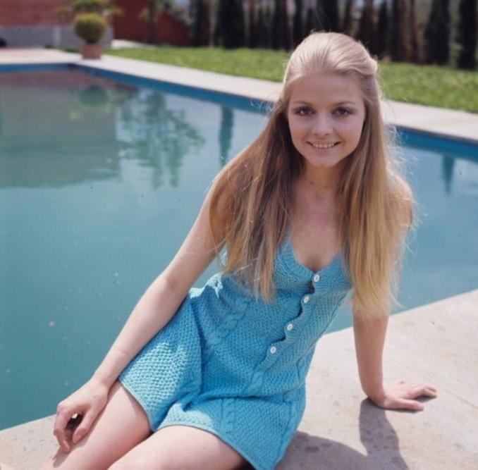 25P Ewa Aulin, vintage celebrity