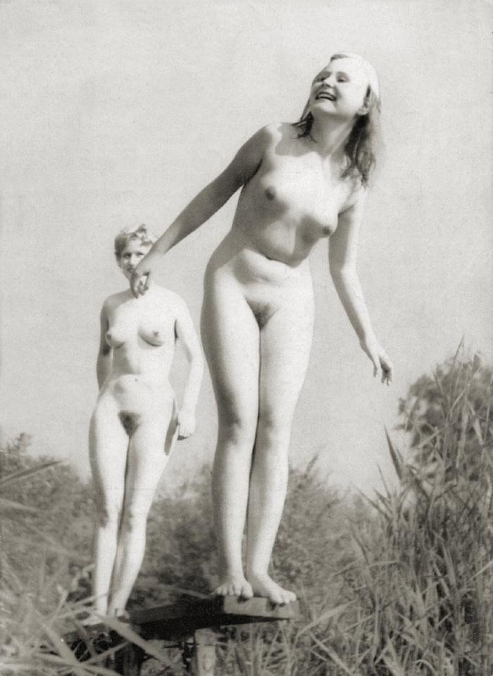 22P Naked people of vintage photos Vol. 15