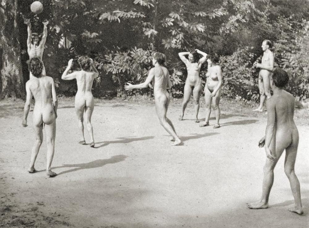 22P Naked people of vintage photos Vol. 15