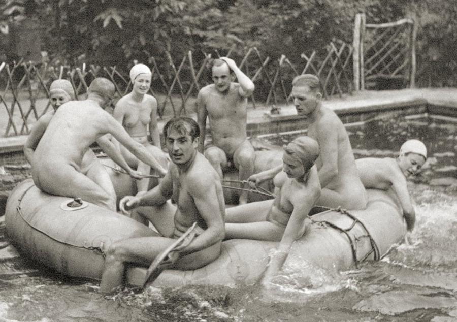 22P Naked people of vintage photos Vol. 15