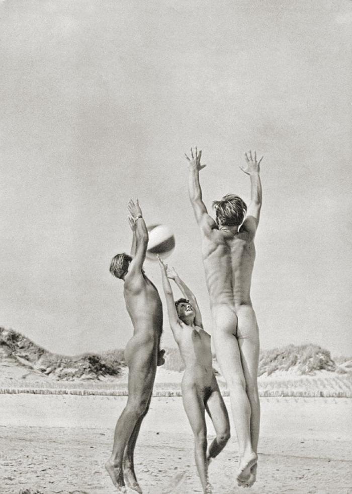 22P Naked people of vintage photos Vol. 15