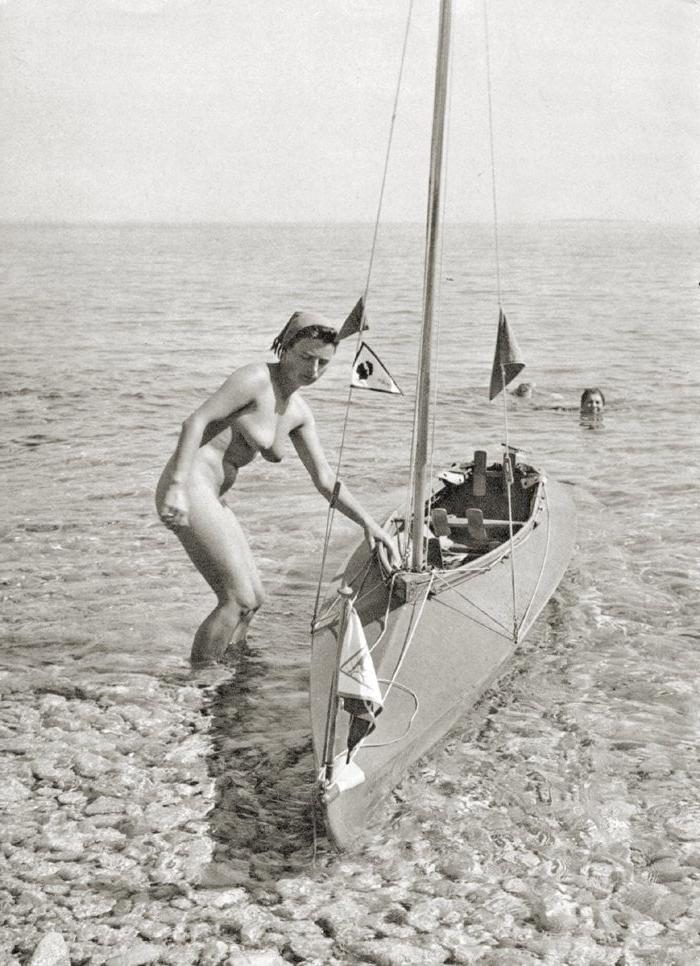 22P Naked people of vintage photos Vol. 15