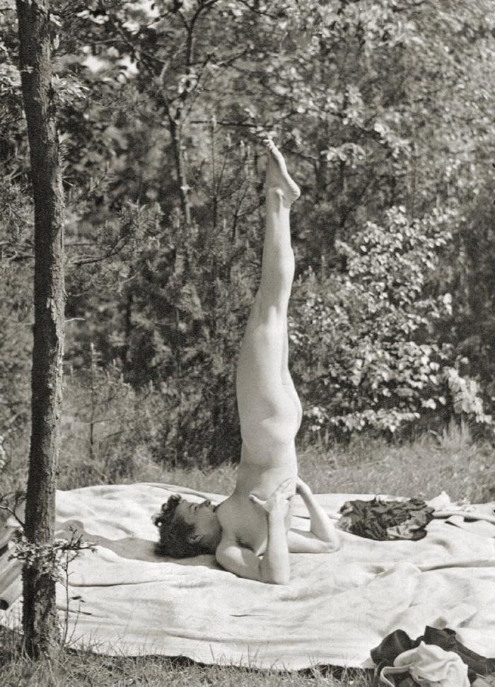 22P Naked people of vintage photos Vol. 15
