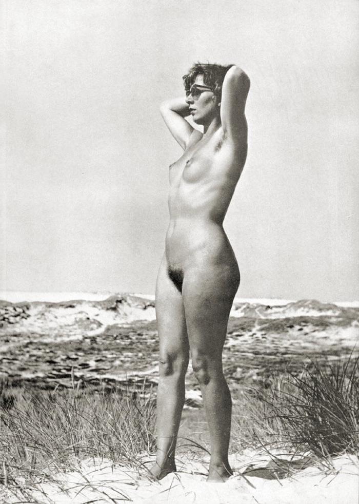 22P Naked people of vintage photos Vol. 14
