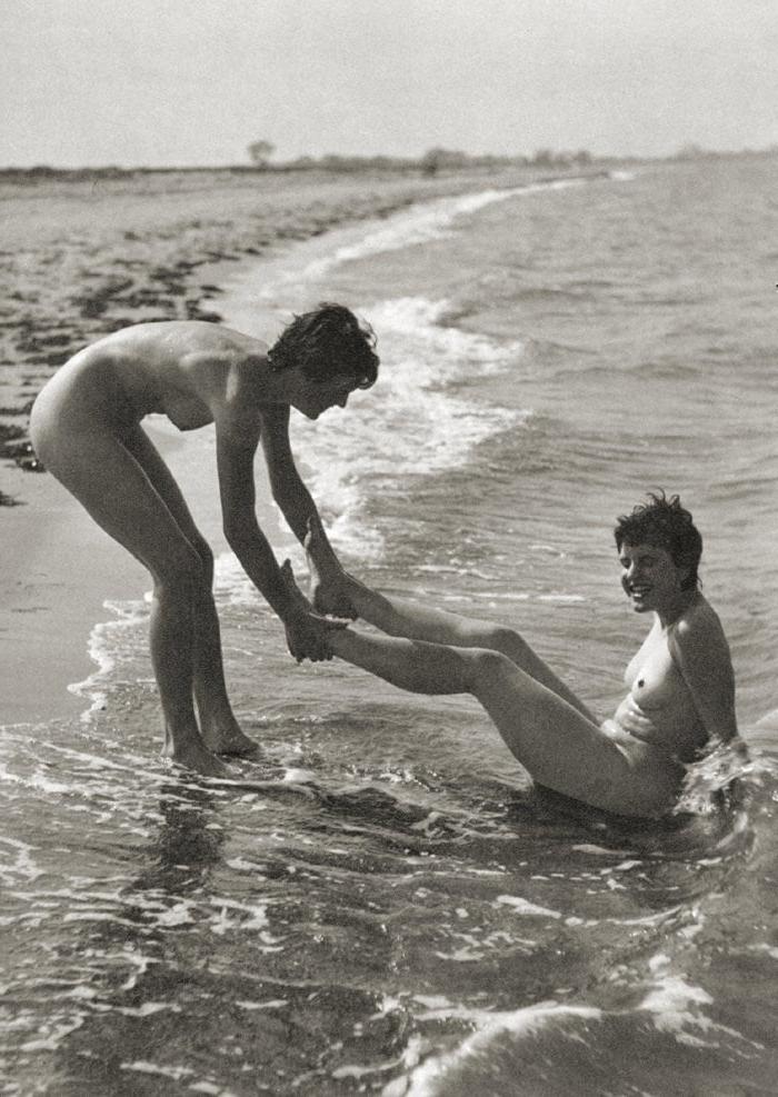 22P Naked people of vintage photos Vol. 14